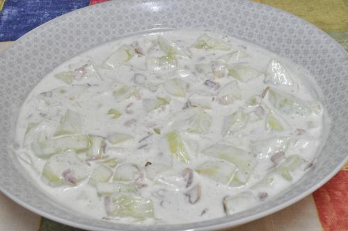 Jak uvařit okurkový salát s anglickou slaninou ? Snadné recept, připravený za Do 30 minut